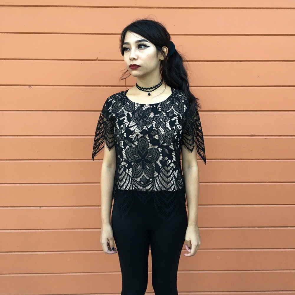 Express black lace short sleeve